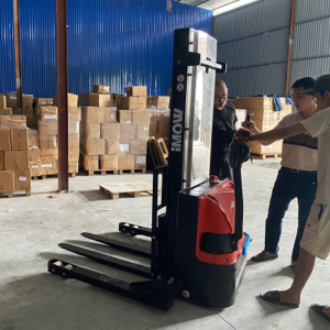 Xe Nâng Điện Đứng Lái ES15-33DM 8 Xe Nâng Điện Đứng Lái ES15-33DM