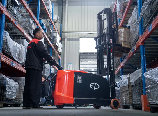 Xe Nâng Đứng Lái RSC151 6 Xe Nâng Đứng Lái RSC151