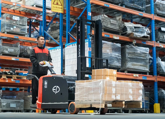 Xe Nâng Đứng Lái RSC151 8 Xe Nâng Đứng Lái RSC151