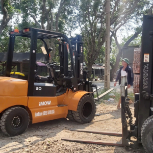 Chọn Màu Khi Mua Xe Nâng Điện 7 Đổi Xe Nâng Cũ Lấy Xe Nâng Điện Mới
