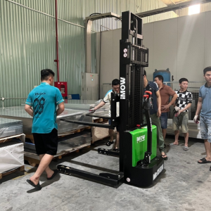 Xe Nâng Điện Dắt Bộ Lái 6 Xe Nâng Điện Dắt Bộ Lái
