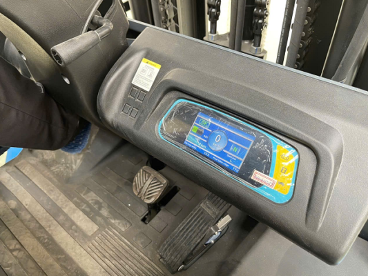 Xe Nâng Điện BYD 3 Tấn 6 Đồng Hồ Bảng TapLo