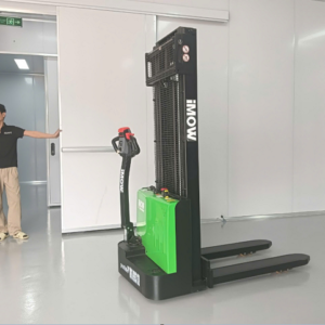 Mua Xe Nâng Điện ở Phú Thọ 8 Xe Nâng Điện Đứng Lái
